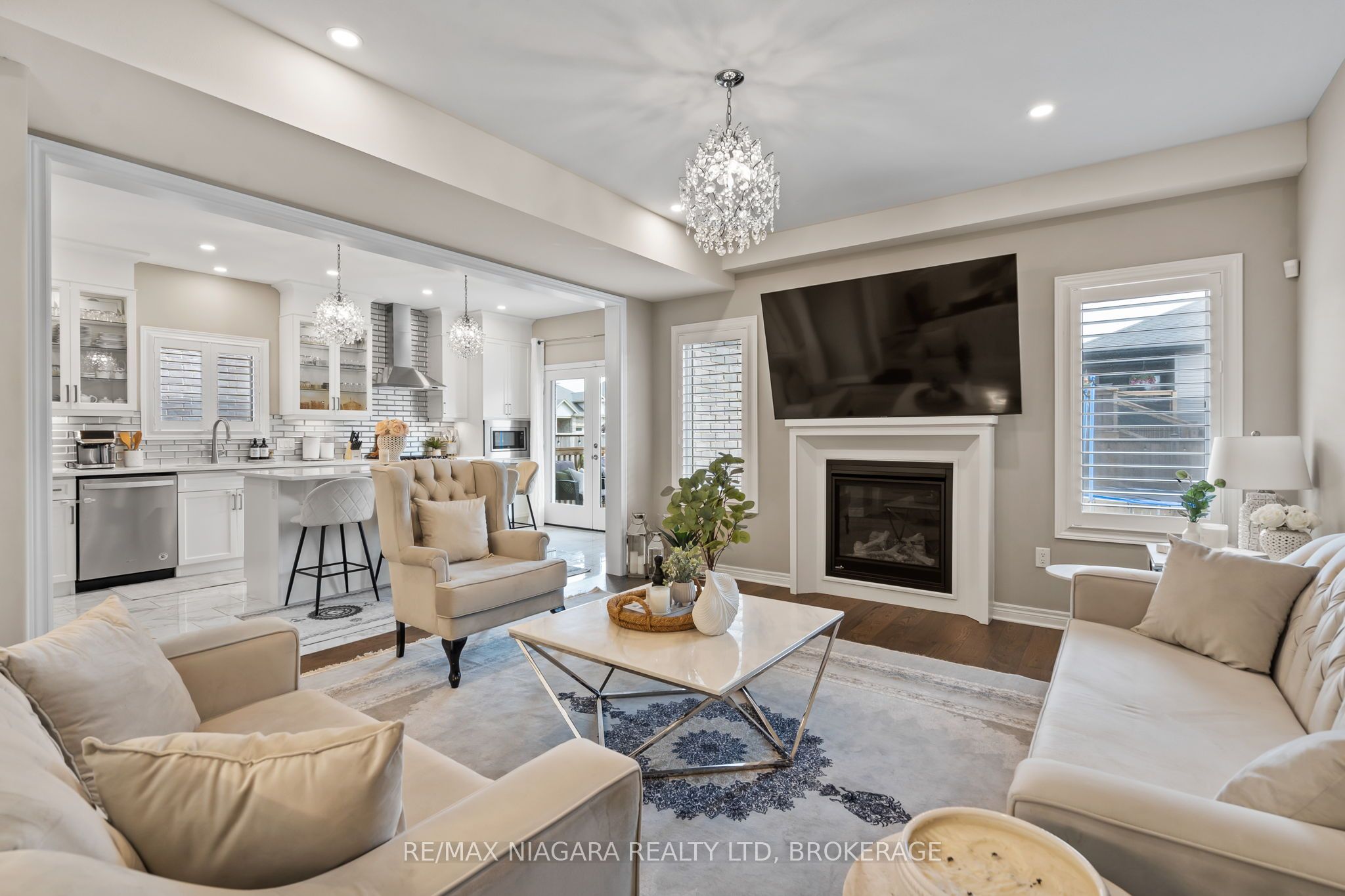 91 Quebec Avenue Property Photo 9