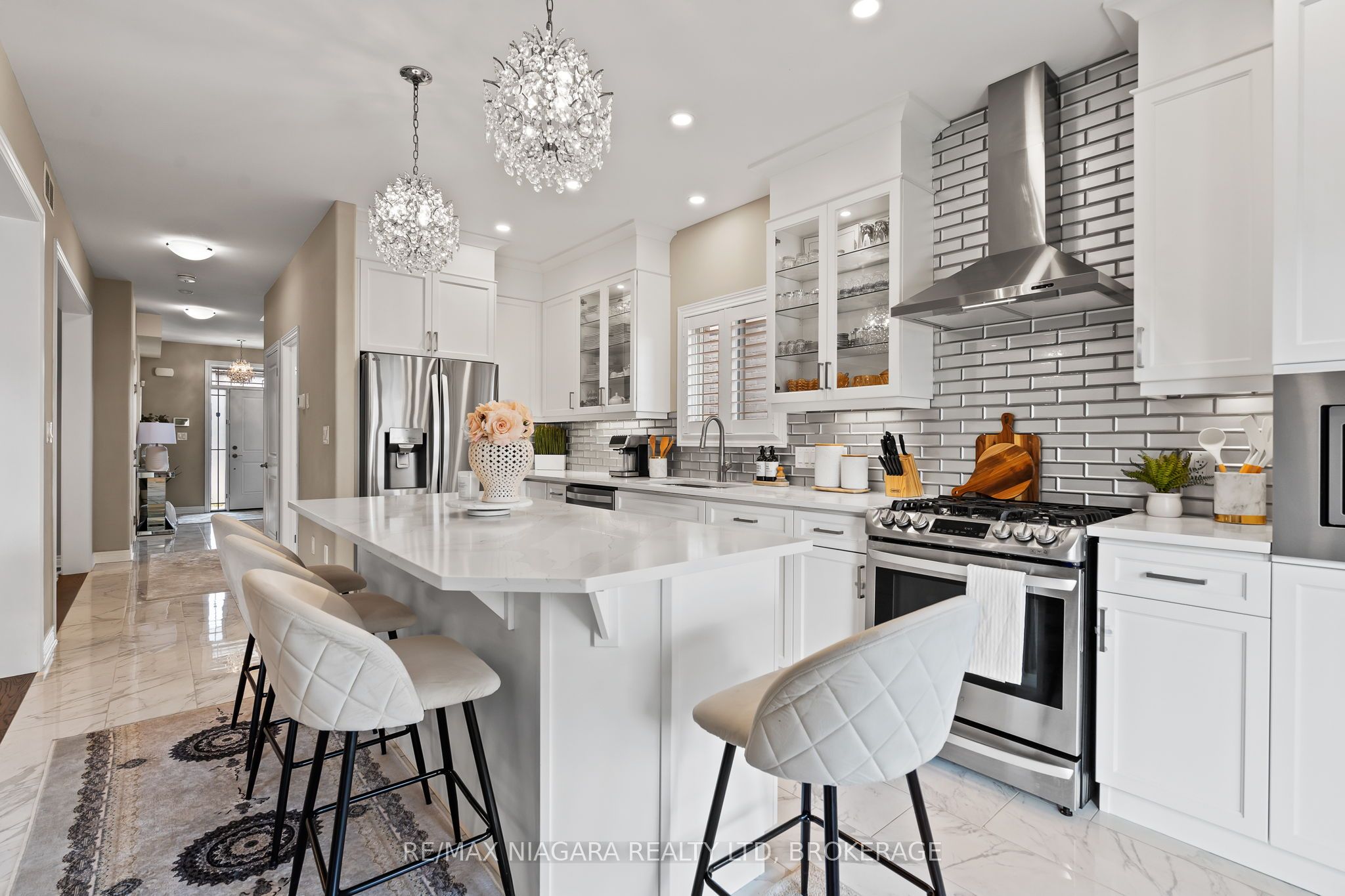 91 Quebec Avenue Property Photo 13