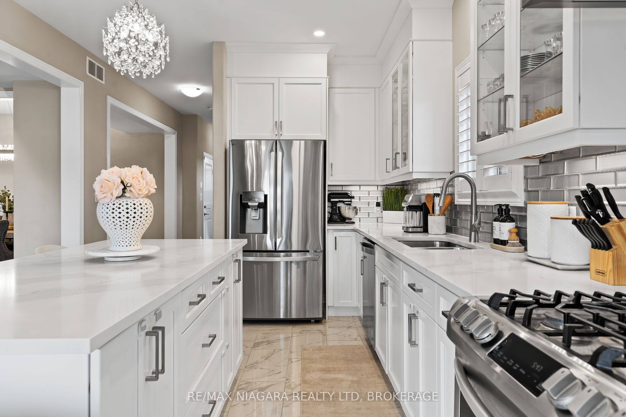 91 Quebec Avenue Property Photo 14