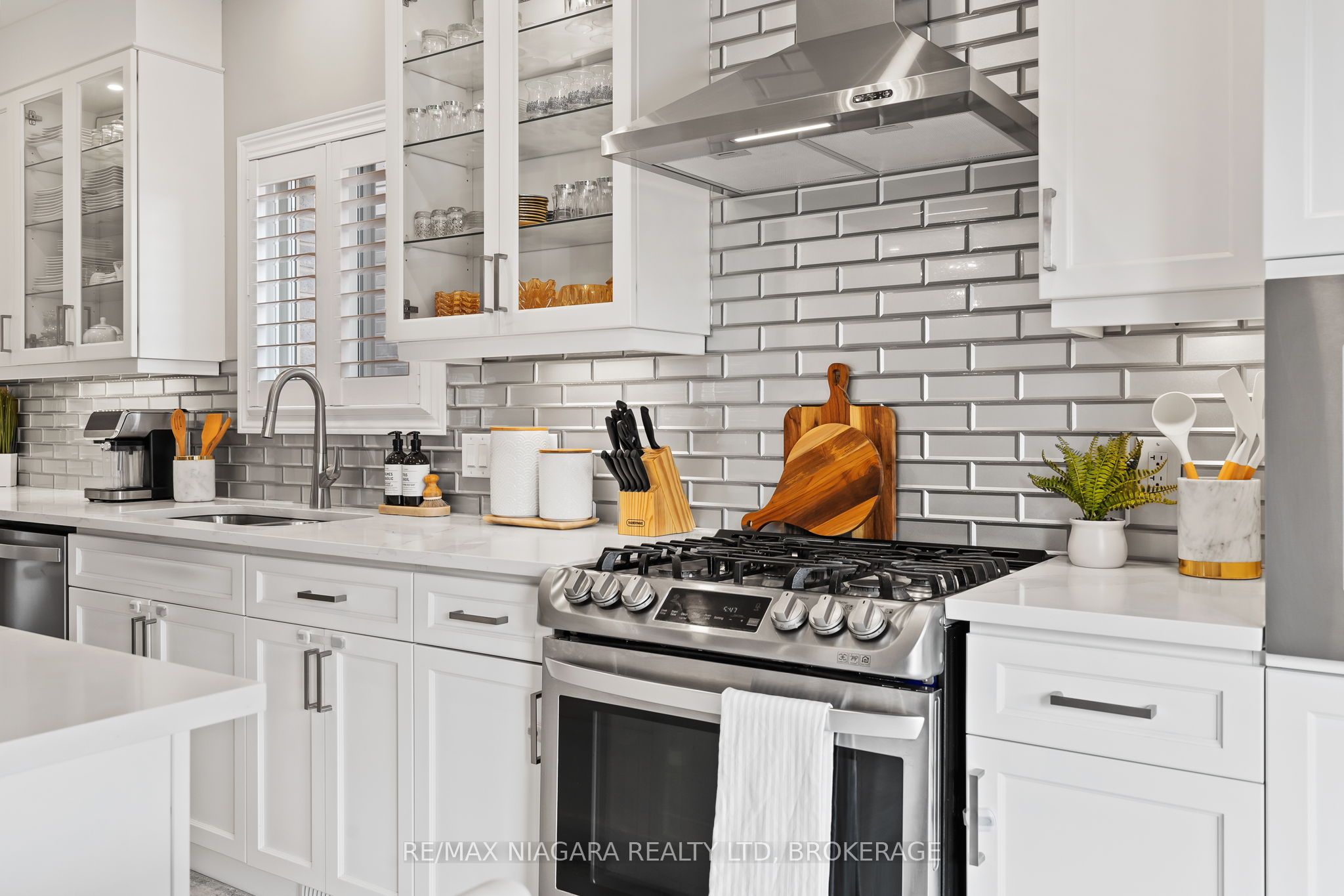 91 Quebec Avenue Property Photo 15