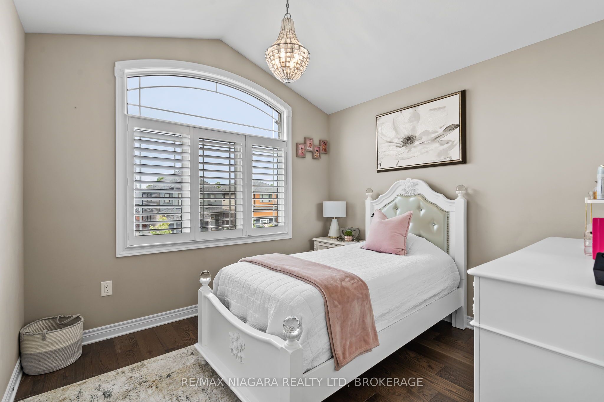 91 Quebec Avenue Property Photo 18