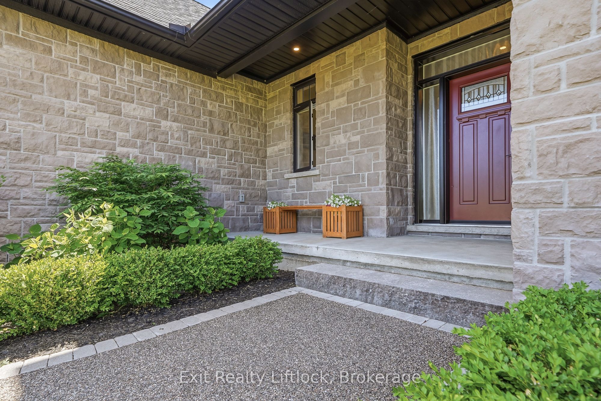 1125 Deyell Line Property Photo 6