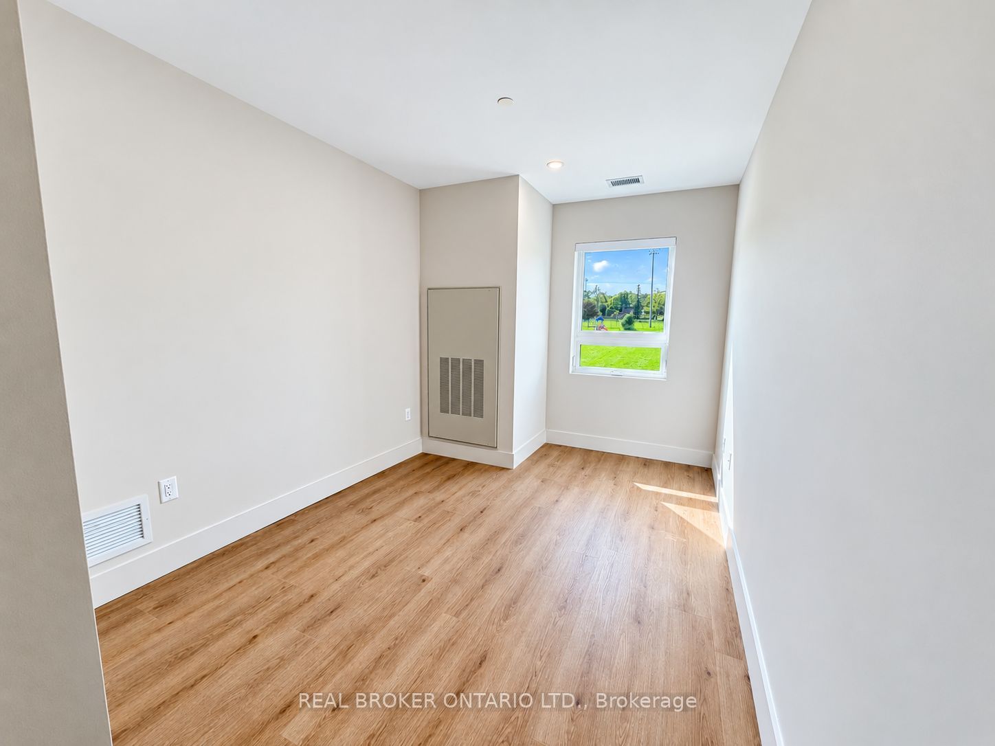 8 Hutt Lane 304 Property Photo 6