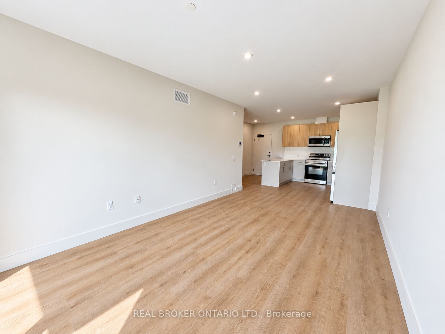 8 Hutt Lane 304 Property Photo 11