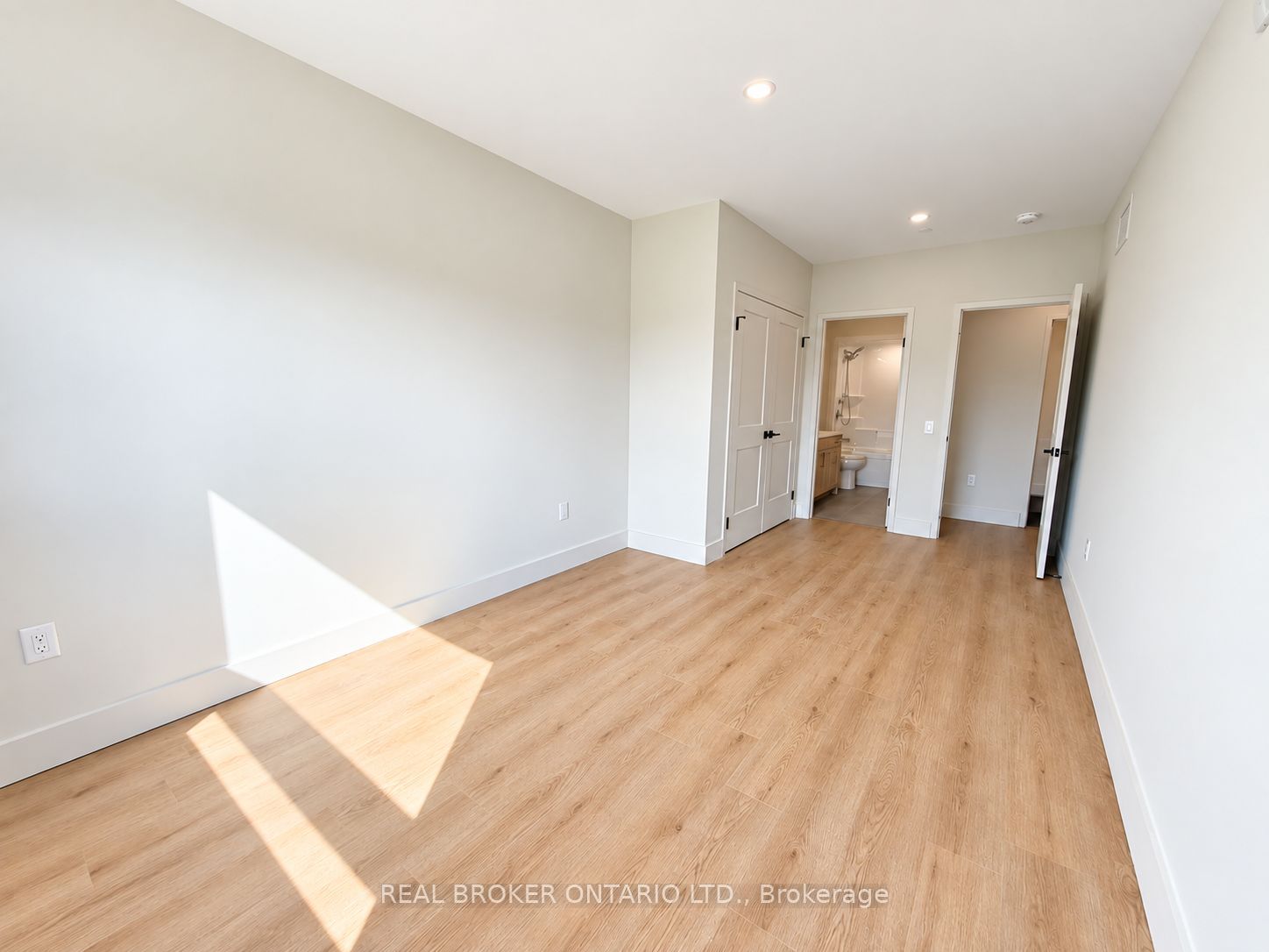 8 Hutt Lane 304 Property Photo 14