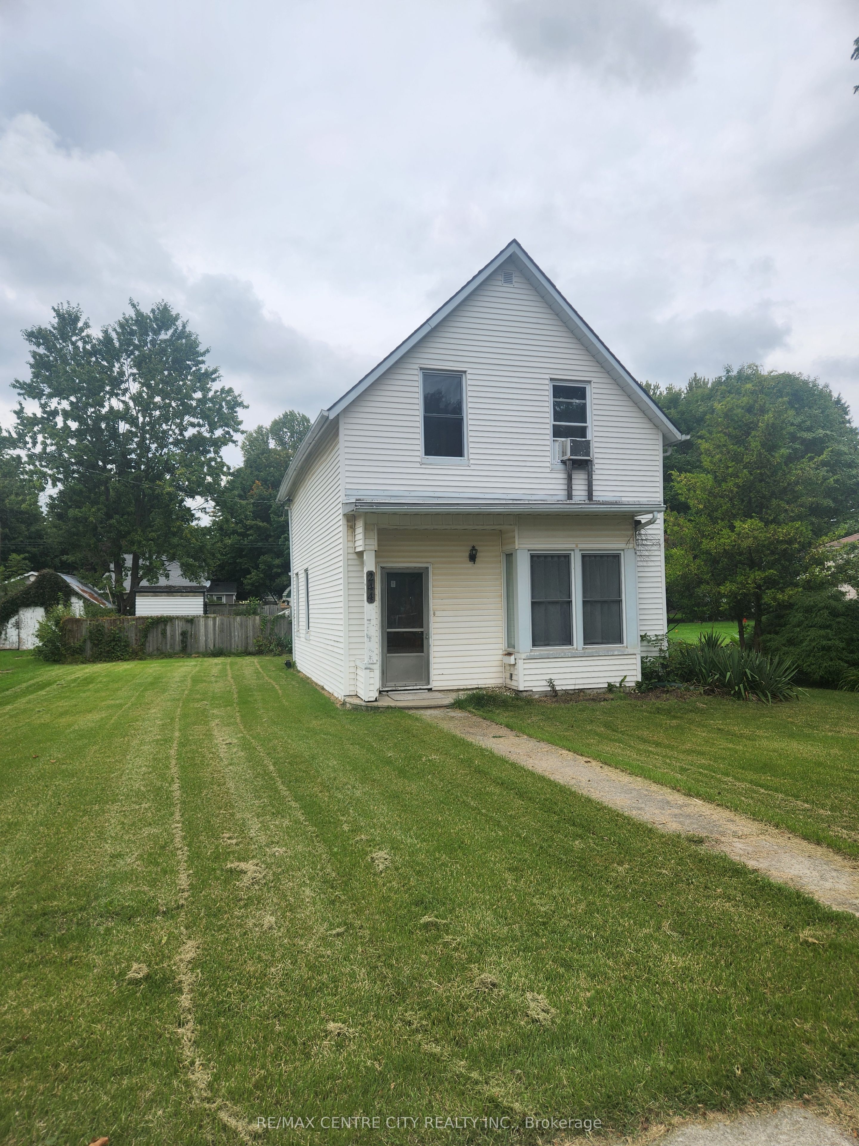 244 Elm Street W Property Photo 1