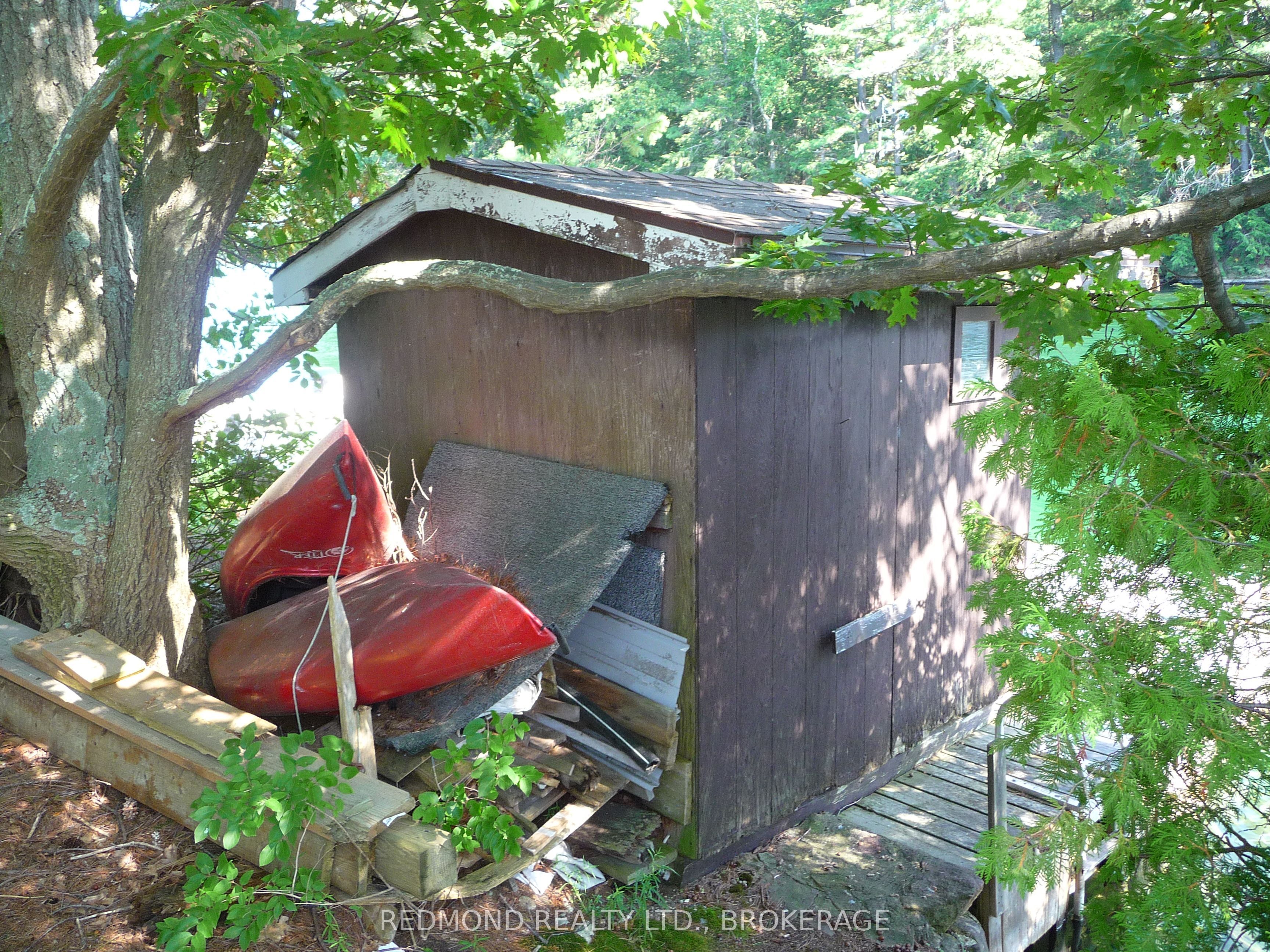 1 77d & 77e Island Property Photo 32