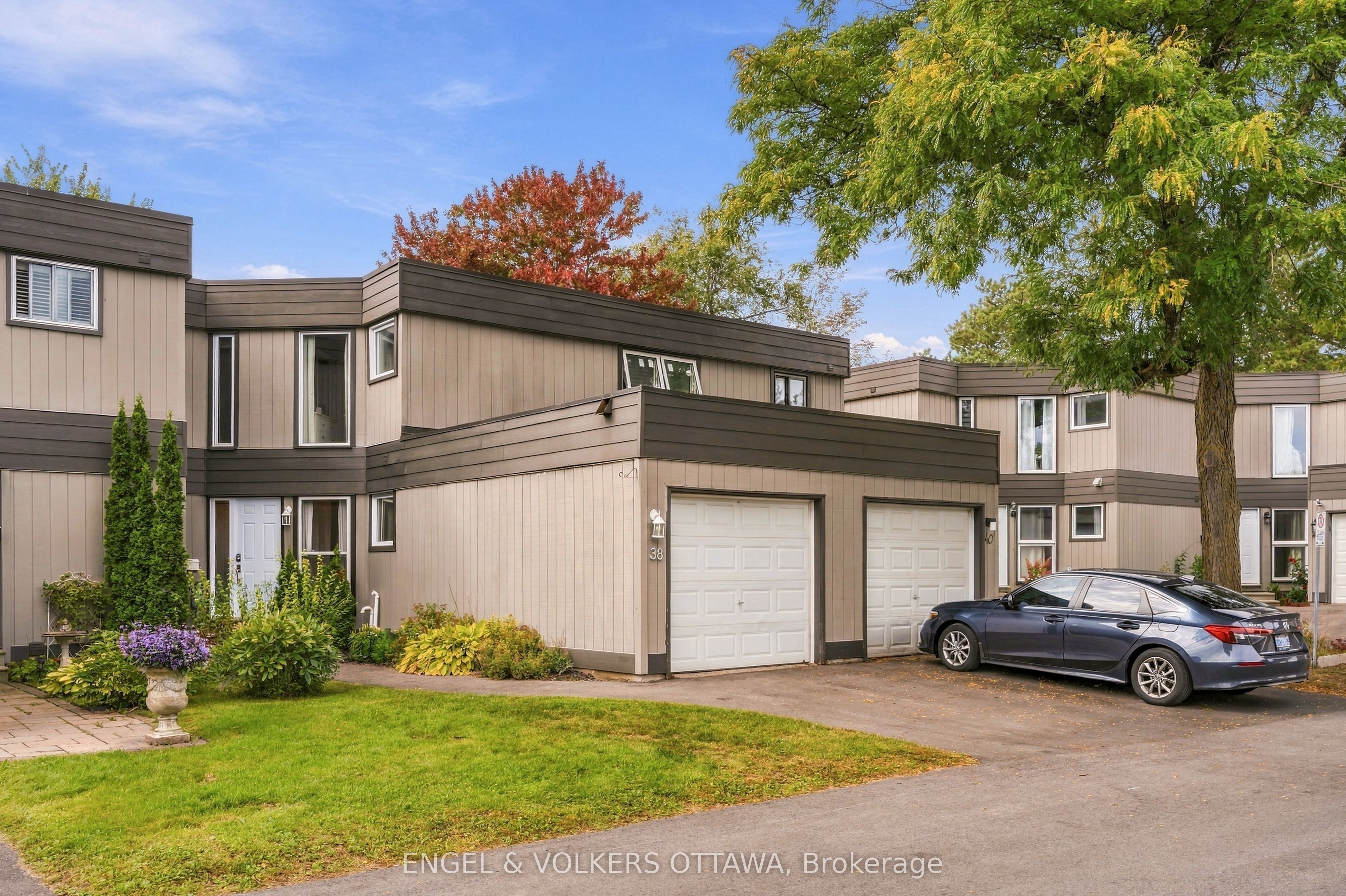 38 Compata Way Property Photo 1