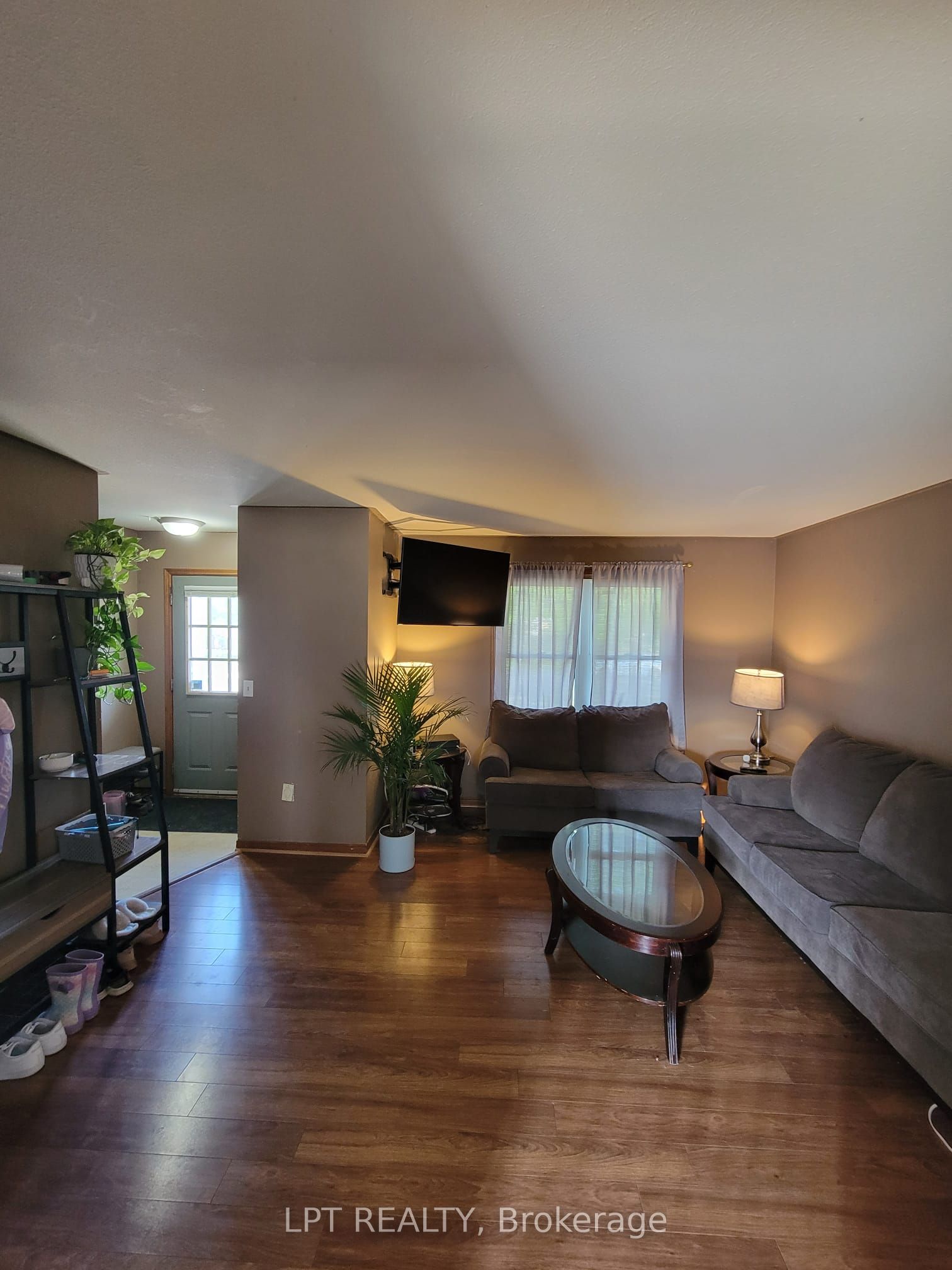 57 Poplar Crescent Property Photo 3