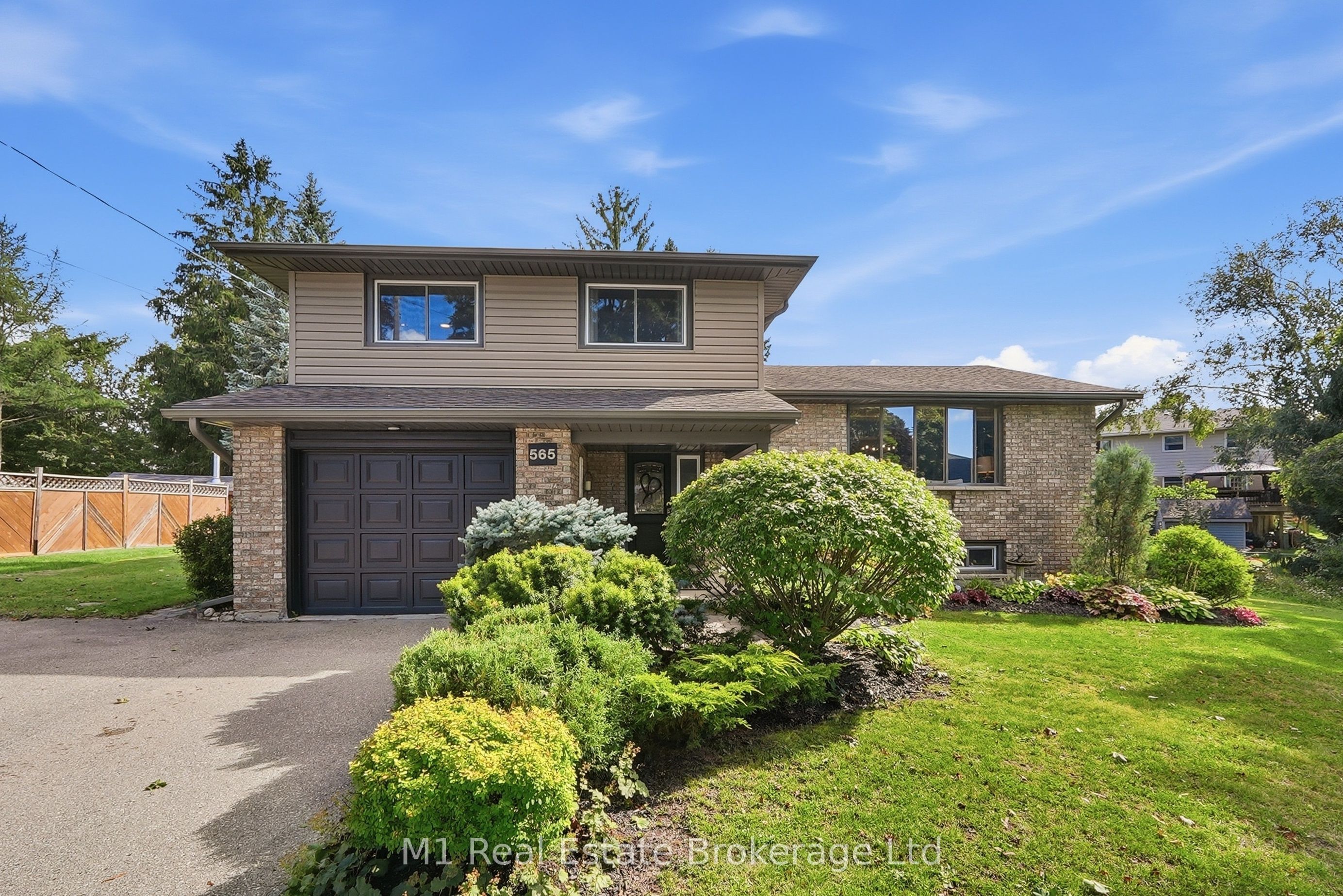 565 Elgin Street