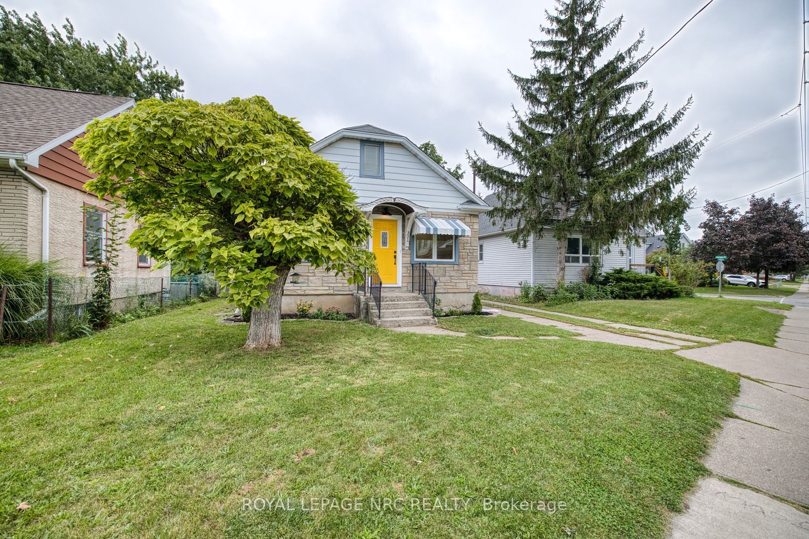 301 Carlton Street Property Photo 1