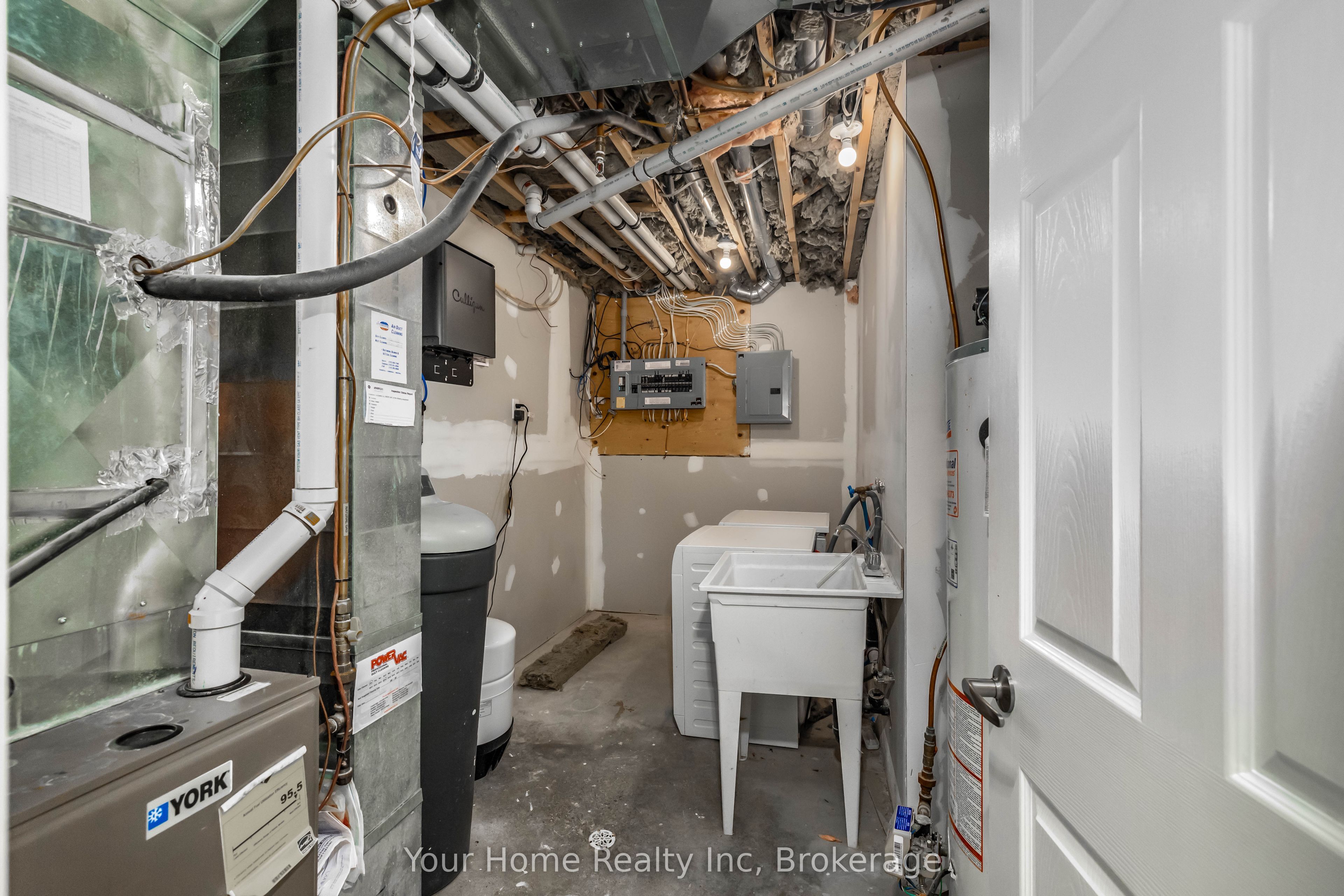 70 Bard Boulevard Basement Property Photo 6
