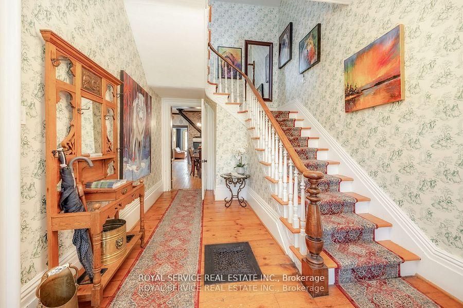 60 King Street W Property Photo 6