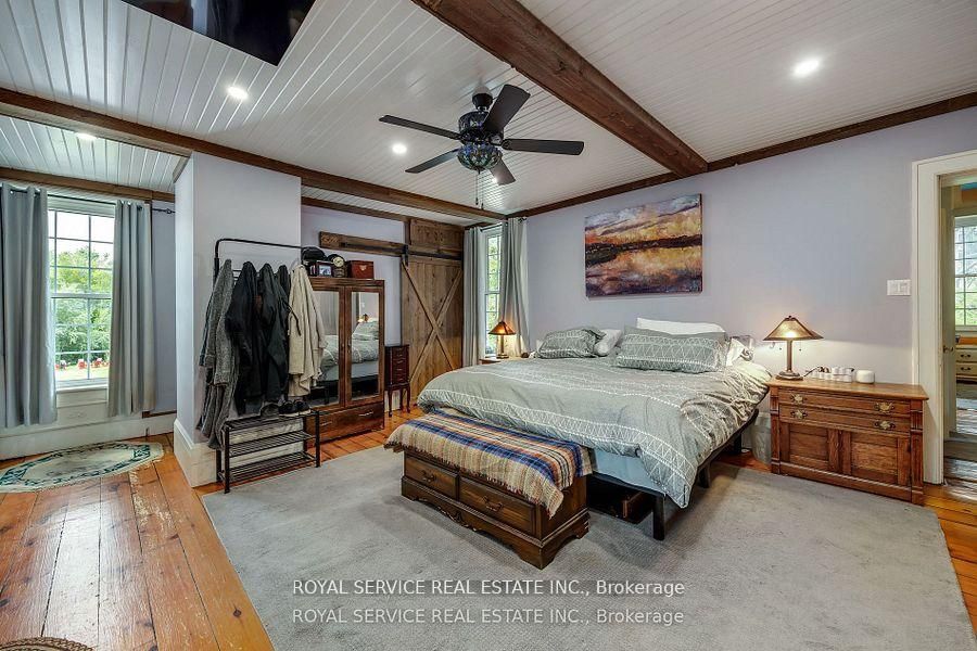 60 King Street W Property Photo 11