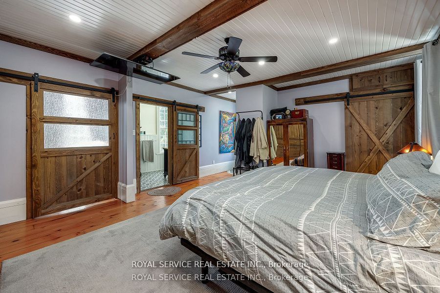 60 King Street W Property Photo 13