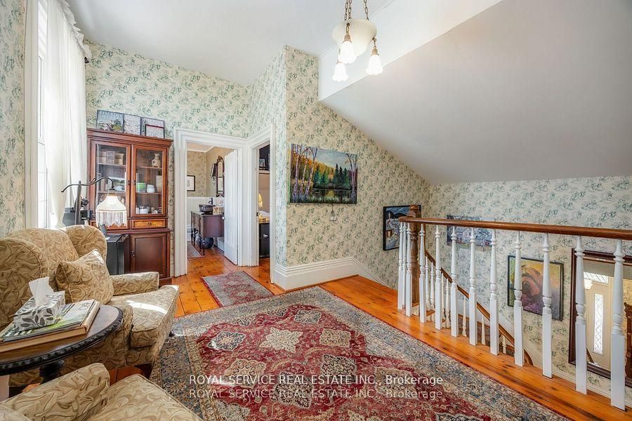 60 King Street W Property Photo 15