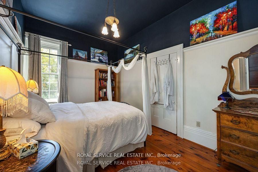 60 King Street W Property Photo 16