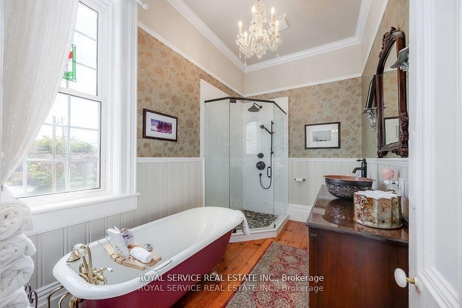 60 King Street W Property Photo 17