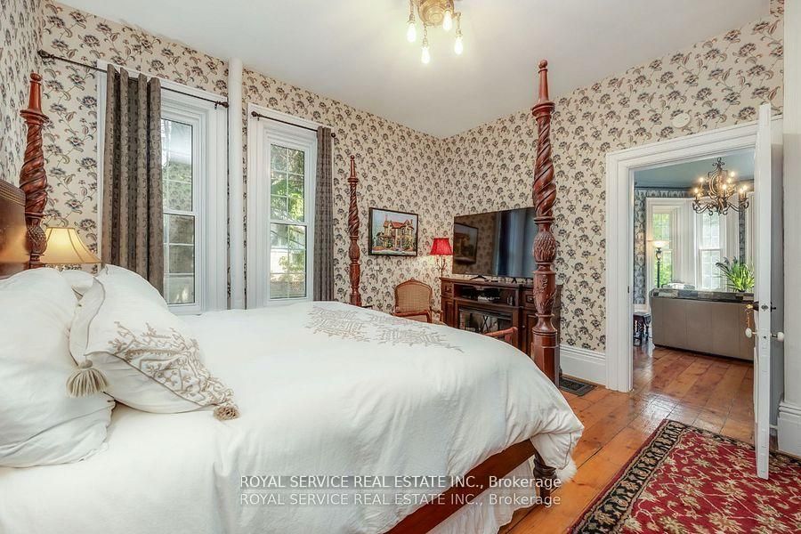 60 King Street W Property Photo 24