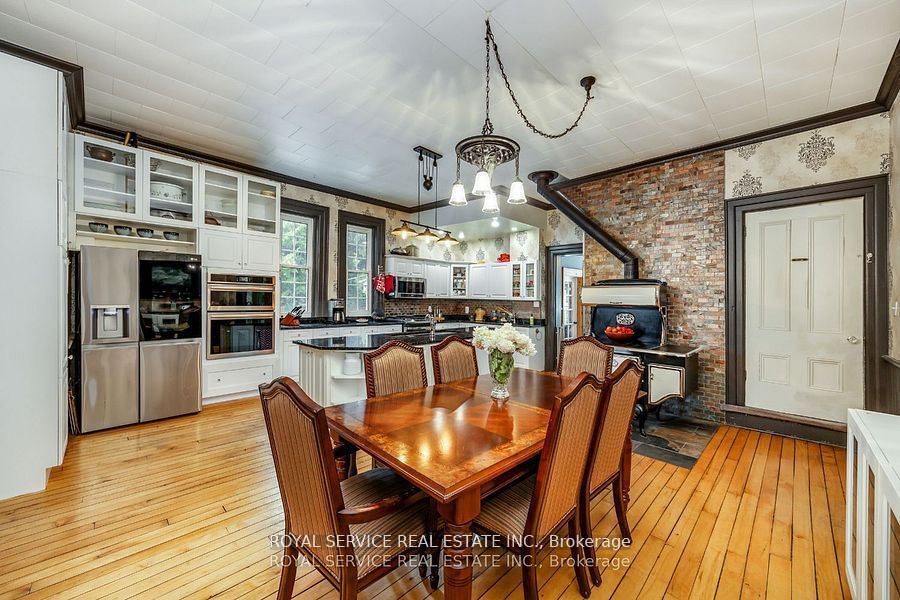 60 King Street W Property Photo 28