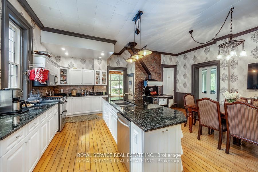 60 King Street W Property Photo 29