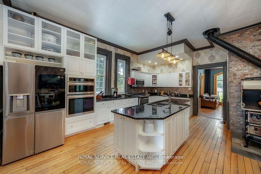 60 King Street W Property Photo 31