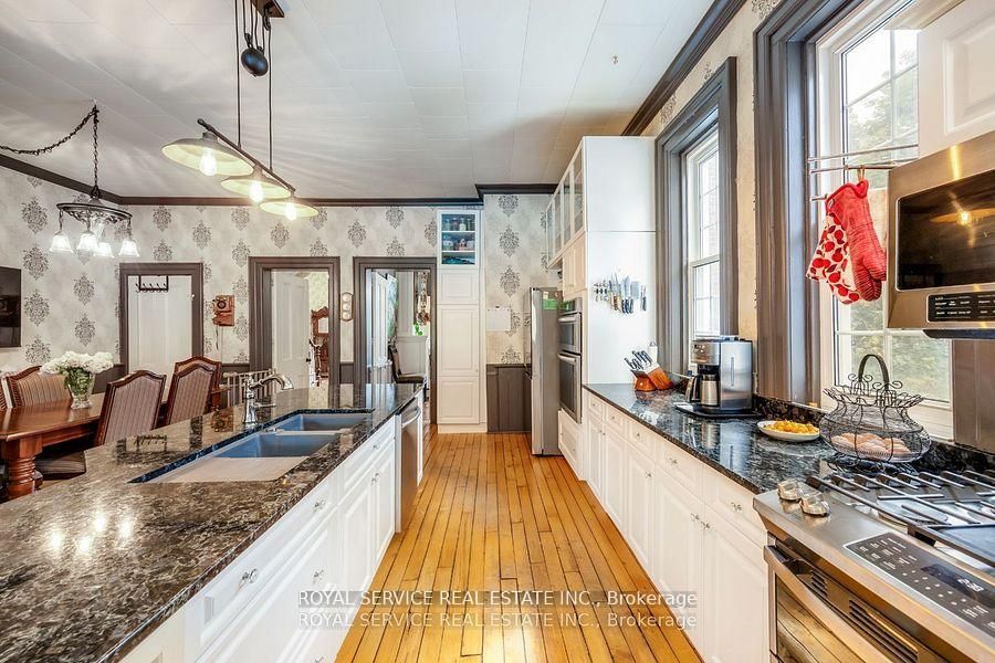 60 King Street W Property Photo 33