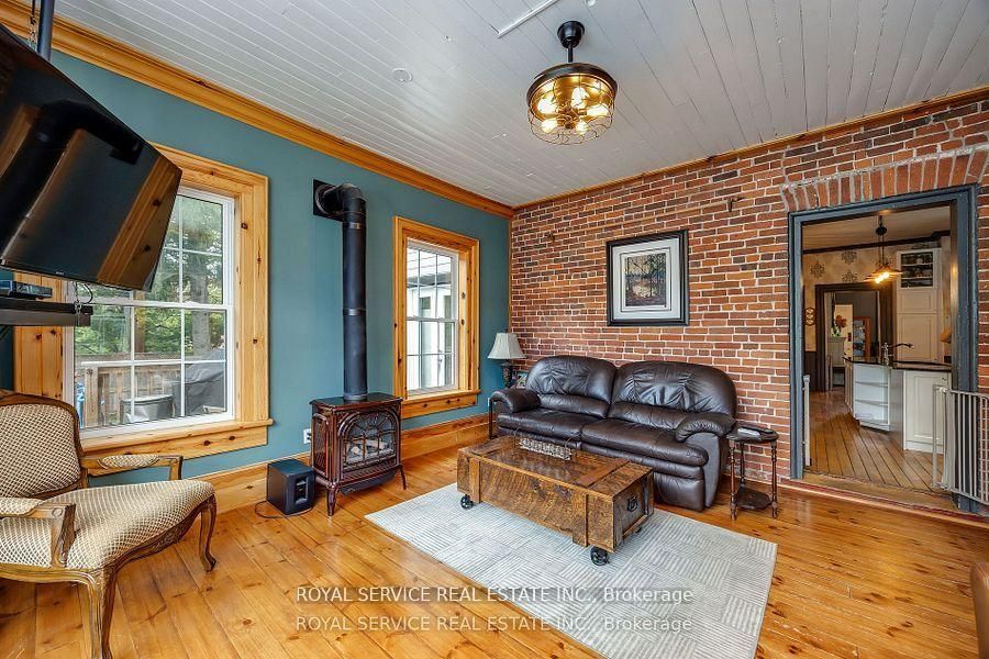 60 King Street W Property Photo 36