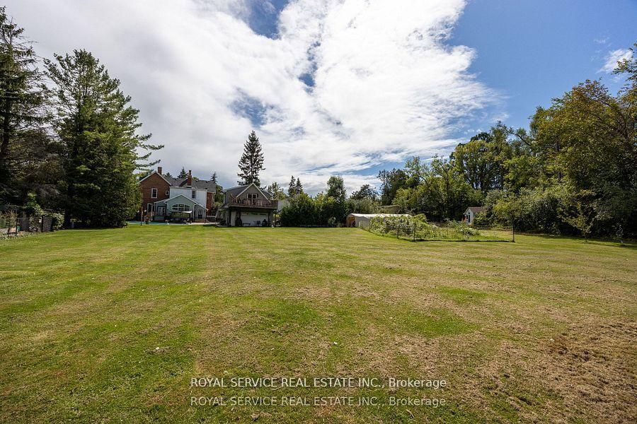 60 King Street W Property Photo 45