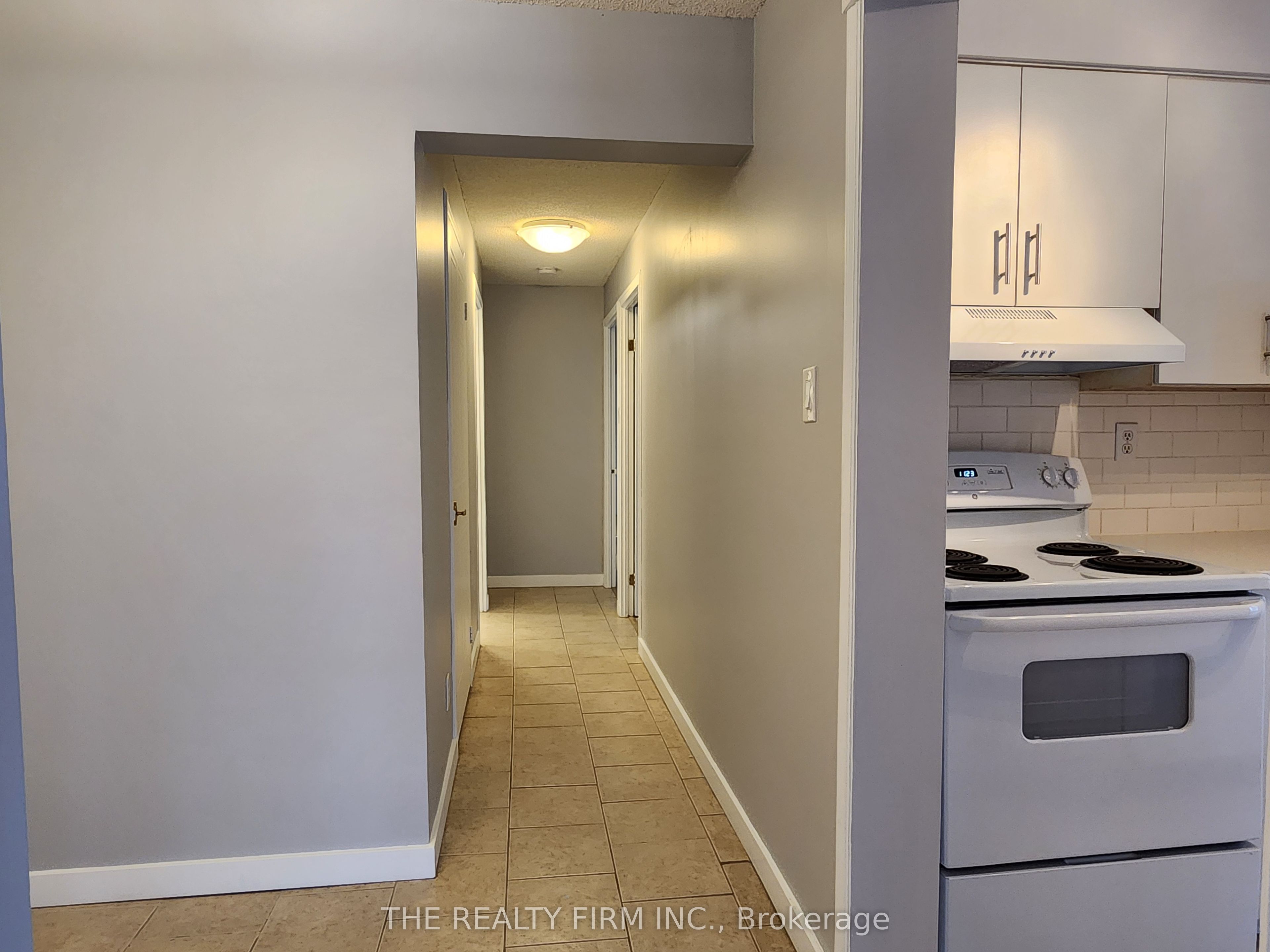 570 Proudfoot Lane 309 Property Photo 6