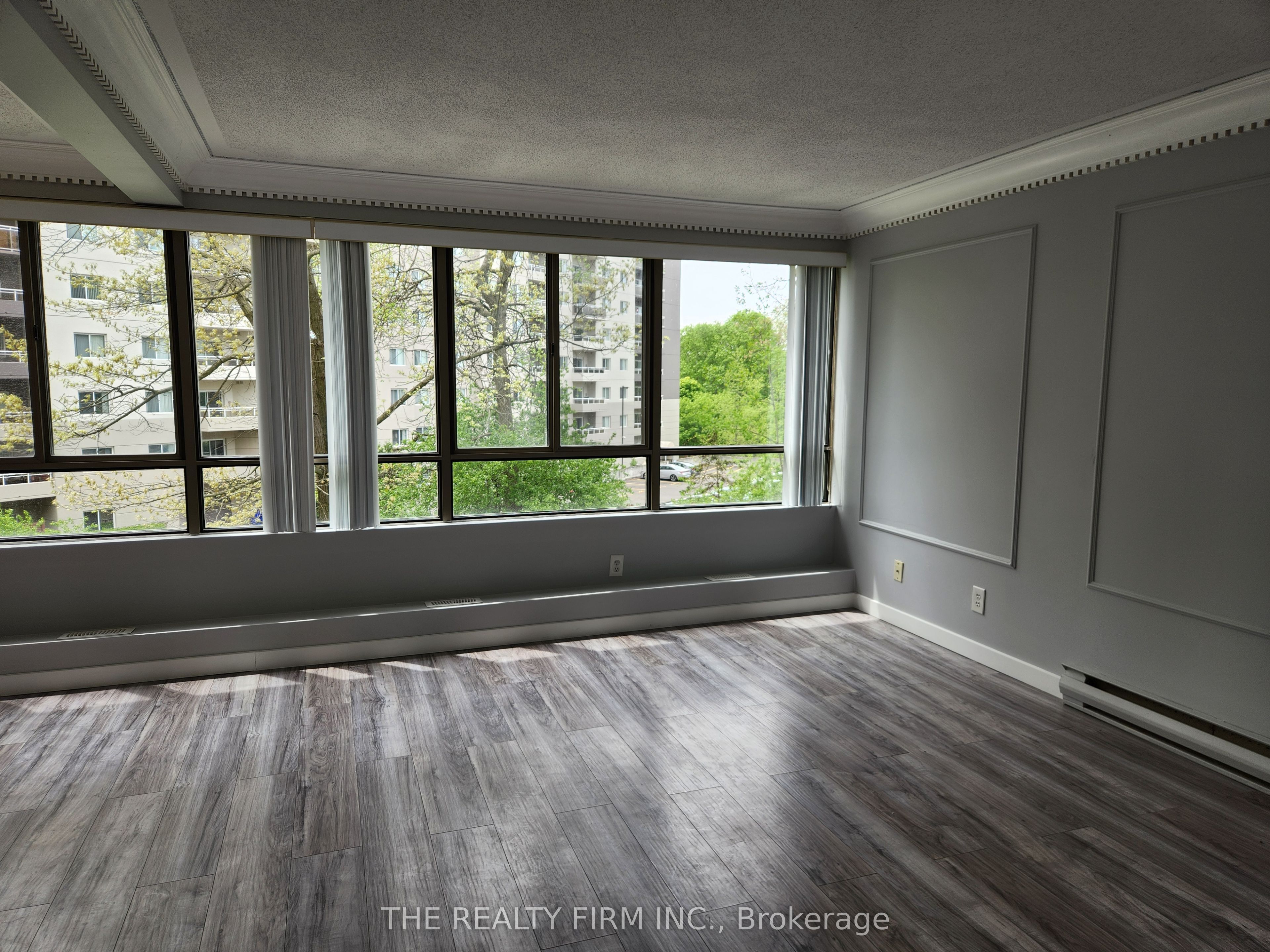 570 Proudfoot Lane 309 Property Photo 9