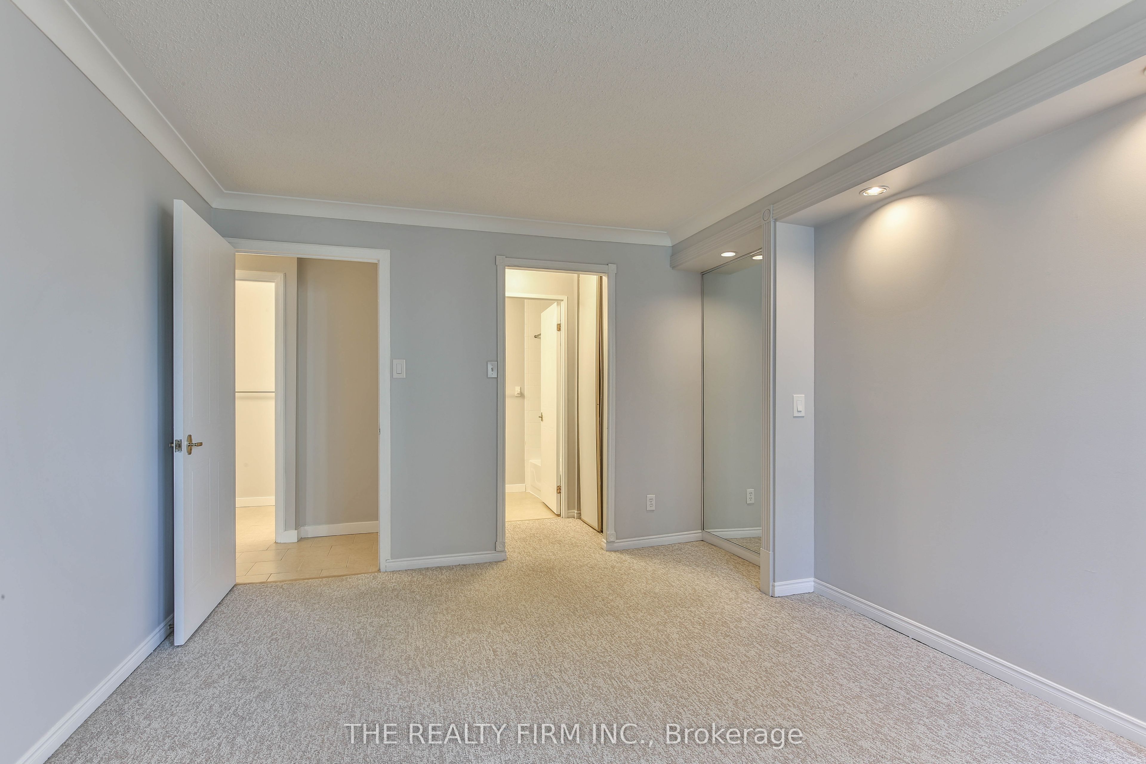 570 Proudfoot Lane 309 Property Photo 13