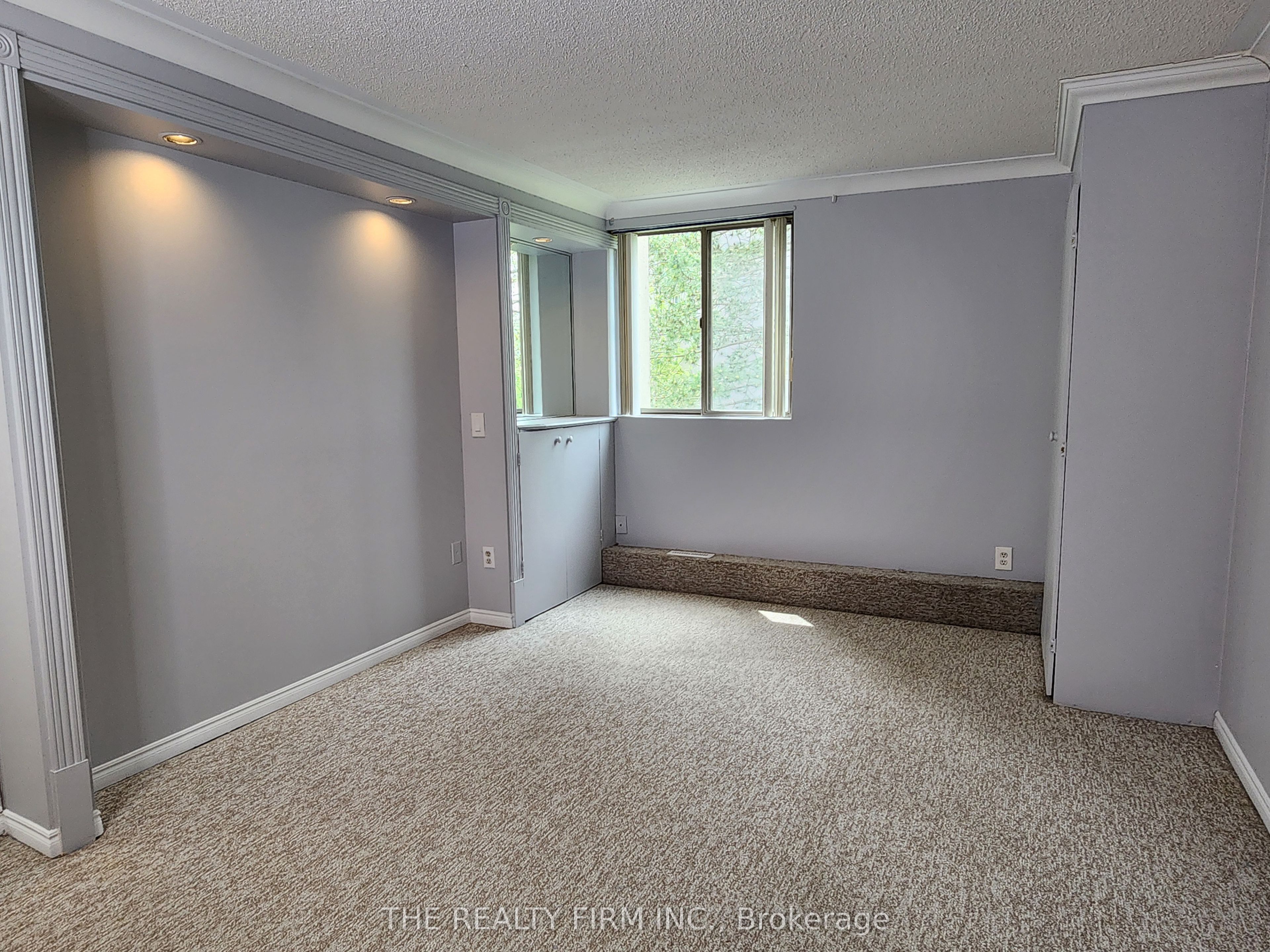 570 Proudfoot Lane 309 Property Photo 14