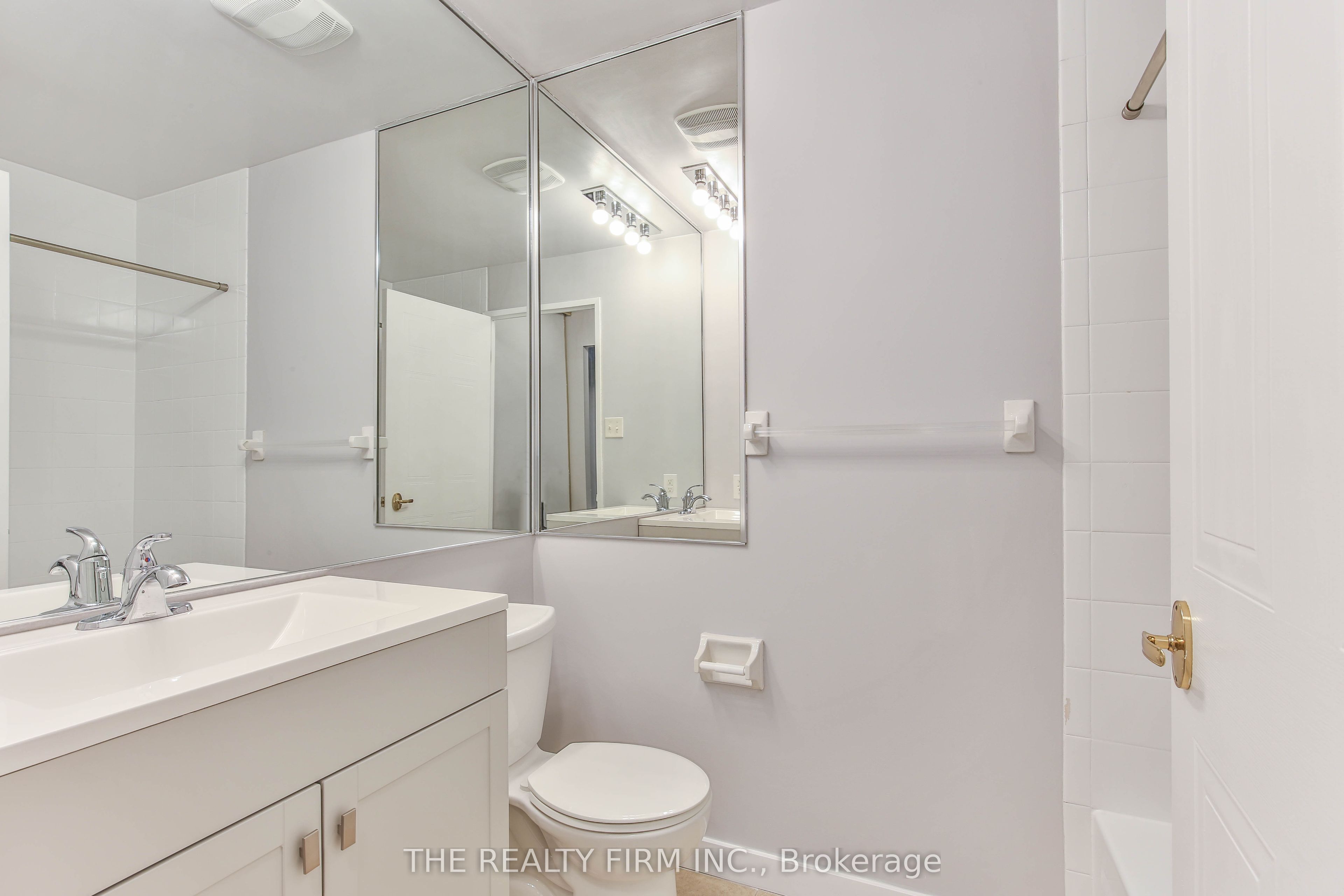 570 Proudfoot Lane 309 Property Photo 17