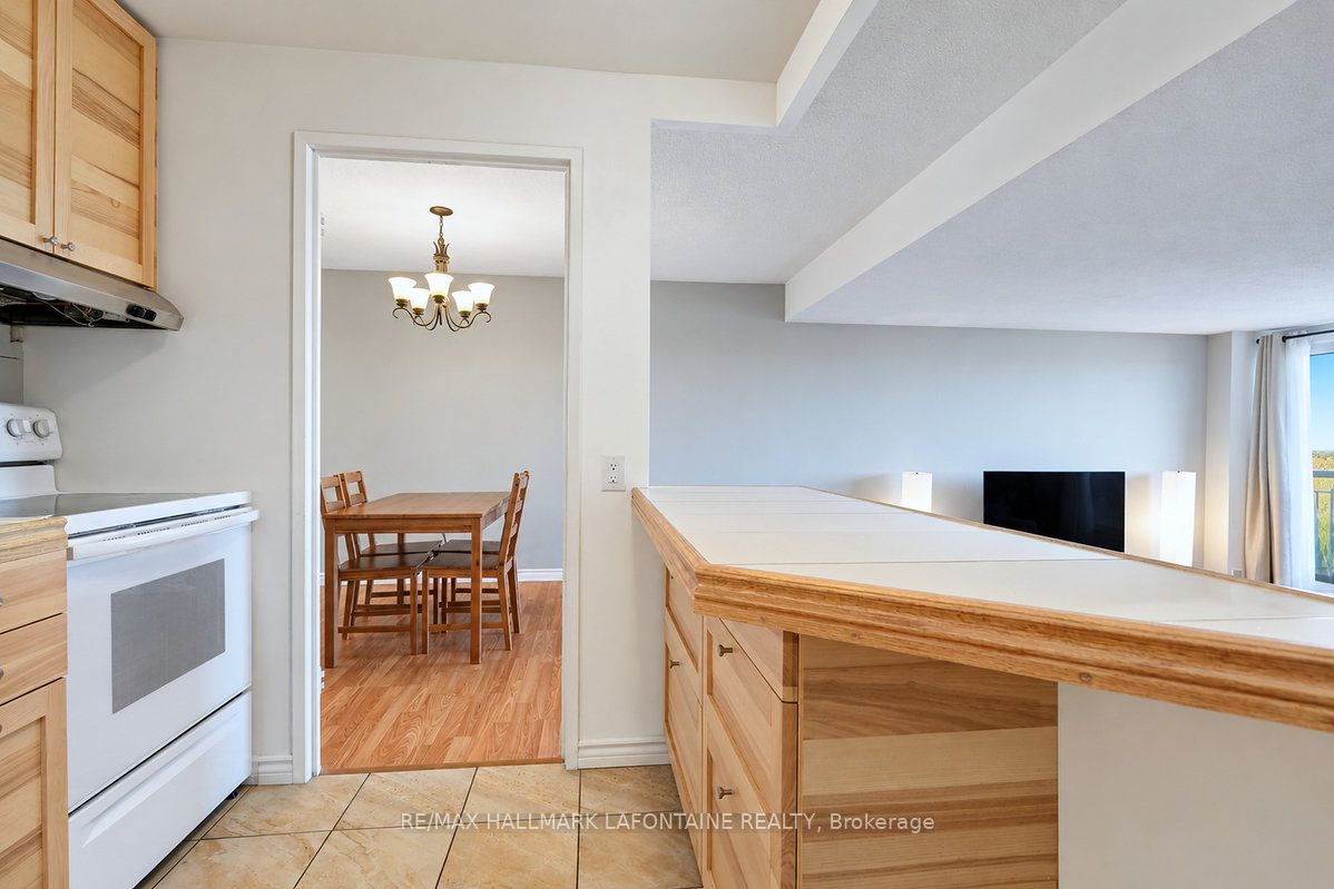 1171 Ambleside Drive 2205 Property Photo 13