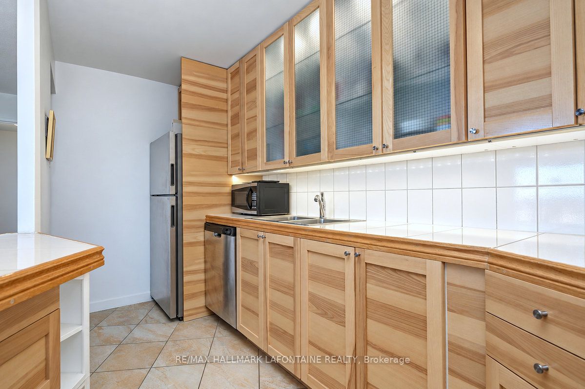 1171 Ambleside Drive 2205 Property Photo 14