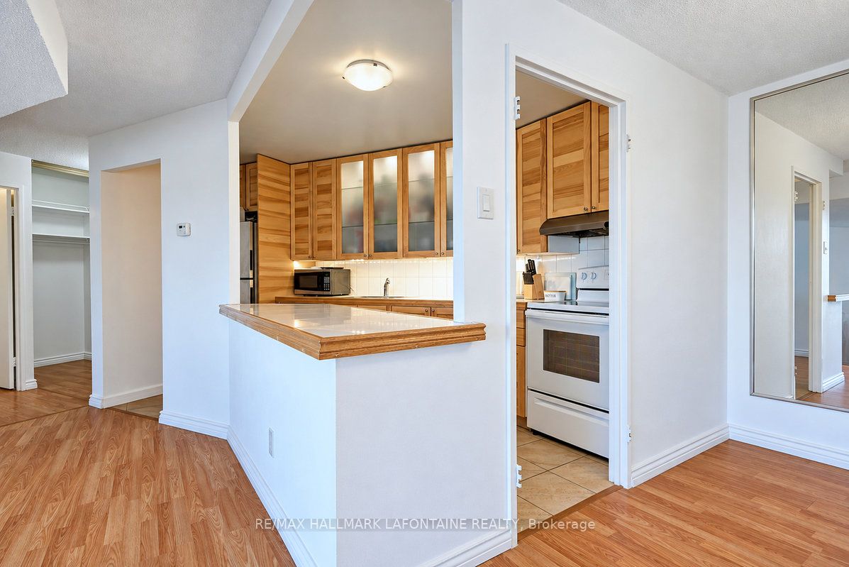 1171 Ambleside Drive 2205 Property Photo 17