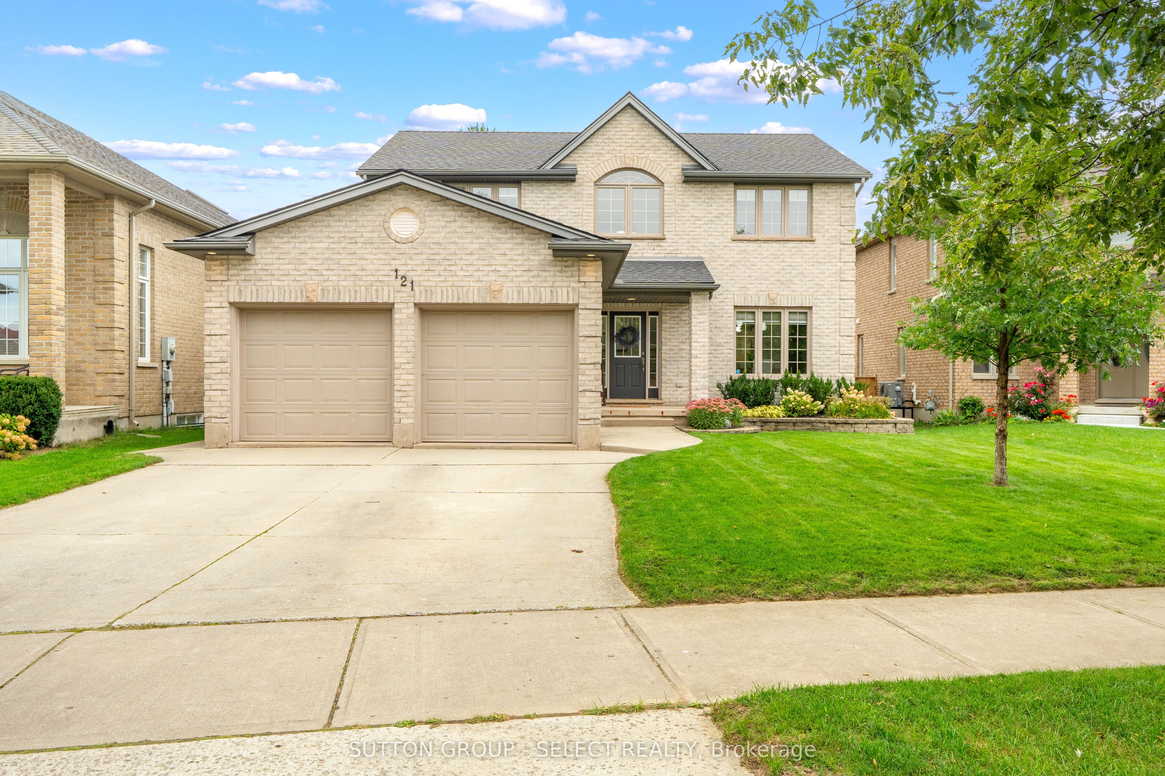 121 Tanoak Drive Property Photo 1