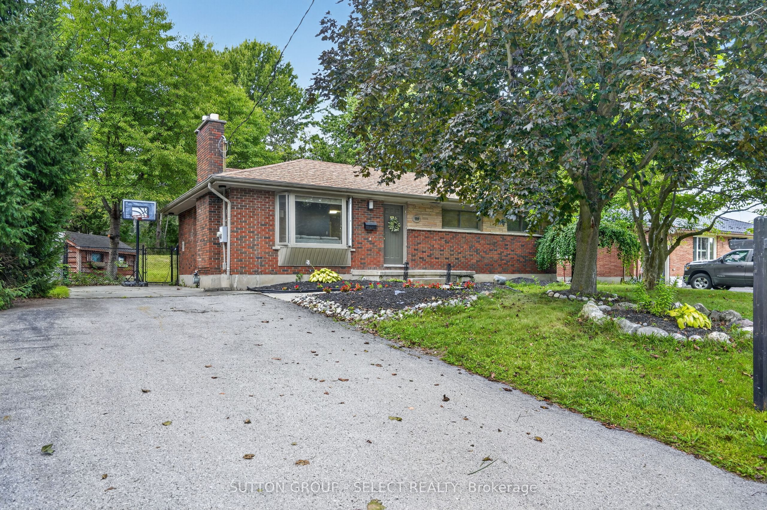 919 Quinton Road