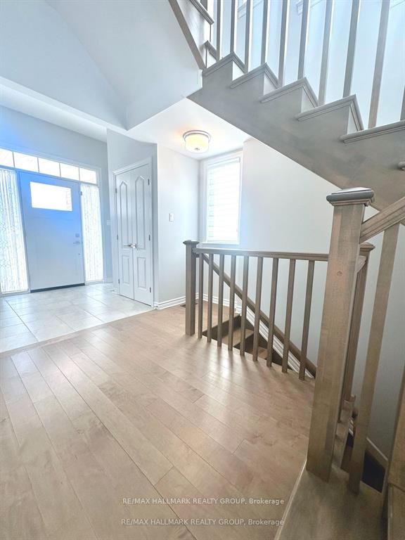 863 Snowdrop Crescent Property Photo 2