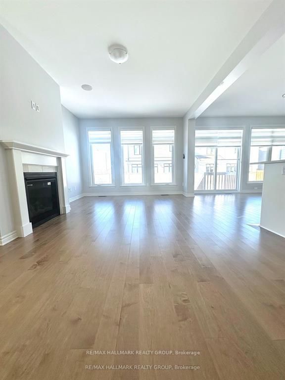 863 Snowdrop Crescent Property Photo 3