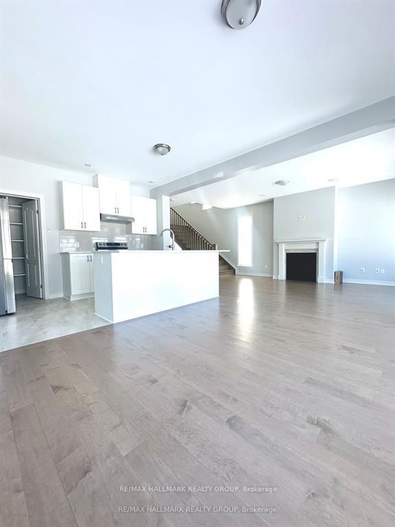 863 Snowdrop Crescent Property Photo 4