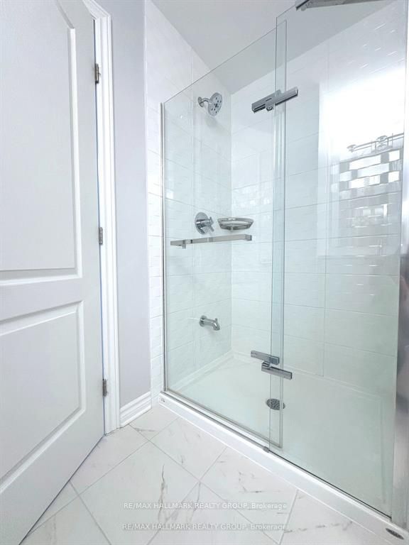 863 Snowdrop Crescent Property Photo 16
