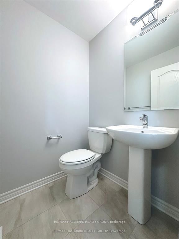 863 Snowdrop Crescent Property Photo 22