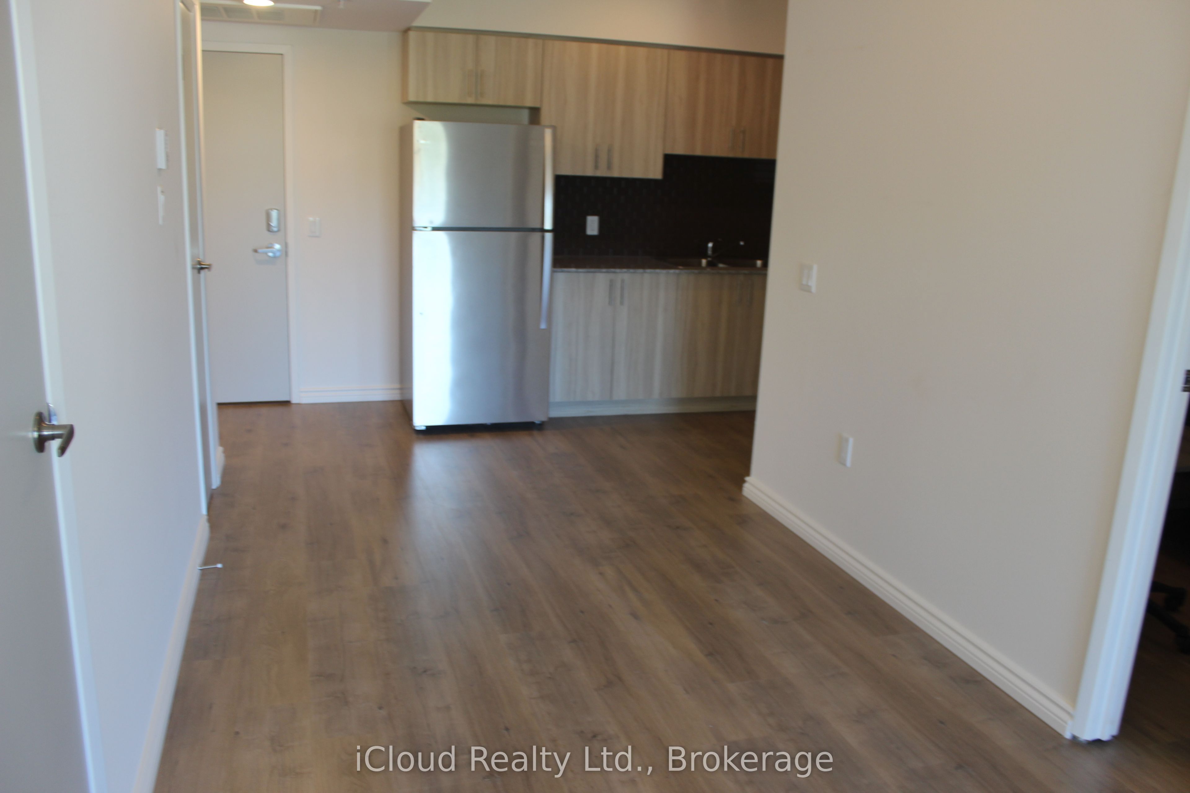 275 Larch Street B-312 Property Photo 6