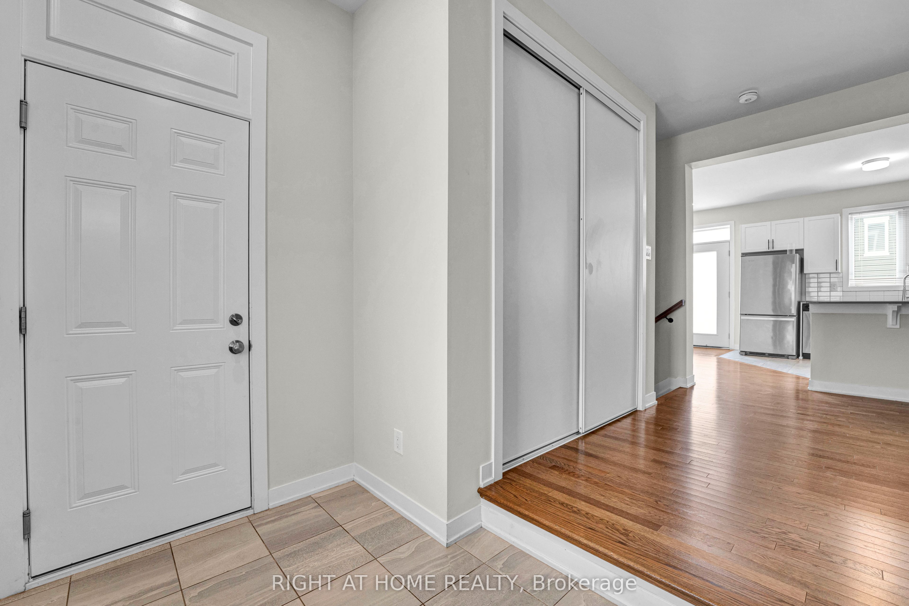4146 Obsidian Street Property Photo 4