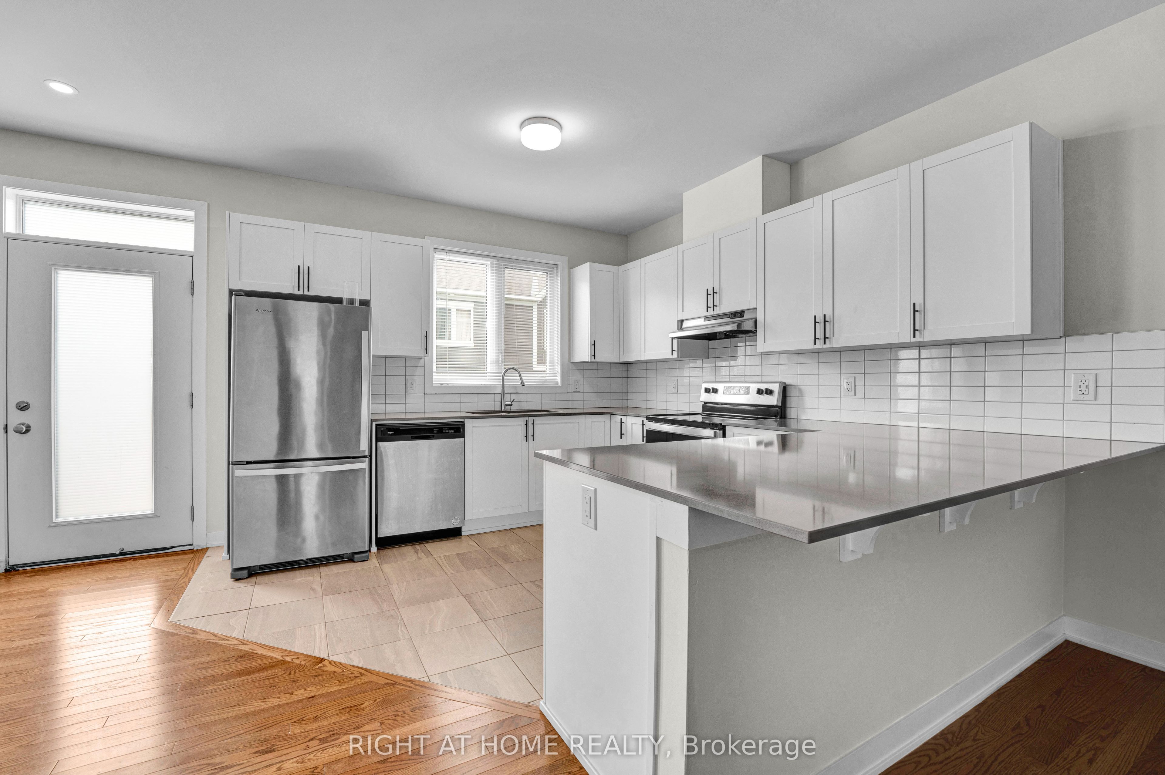 4146 Obsidian Street Property Photo 10