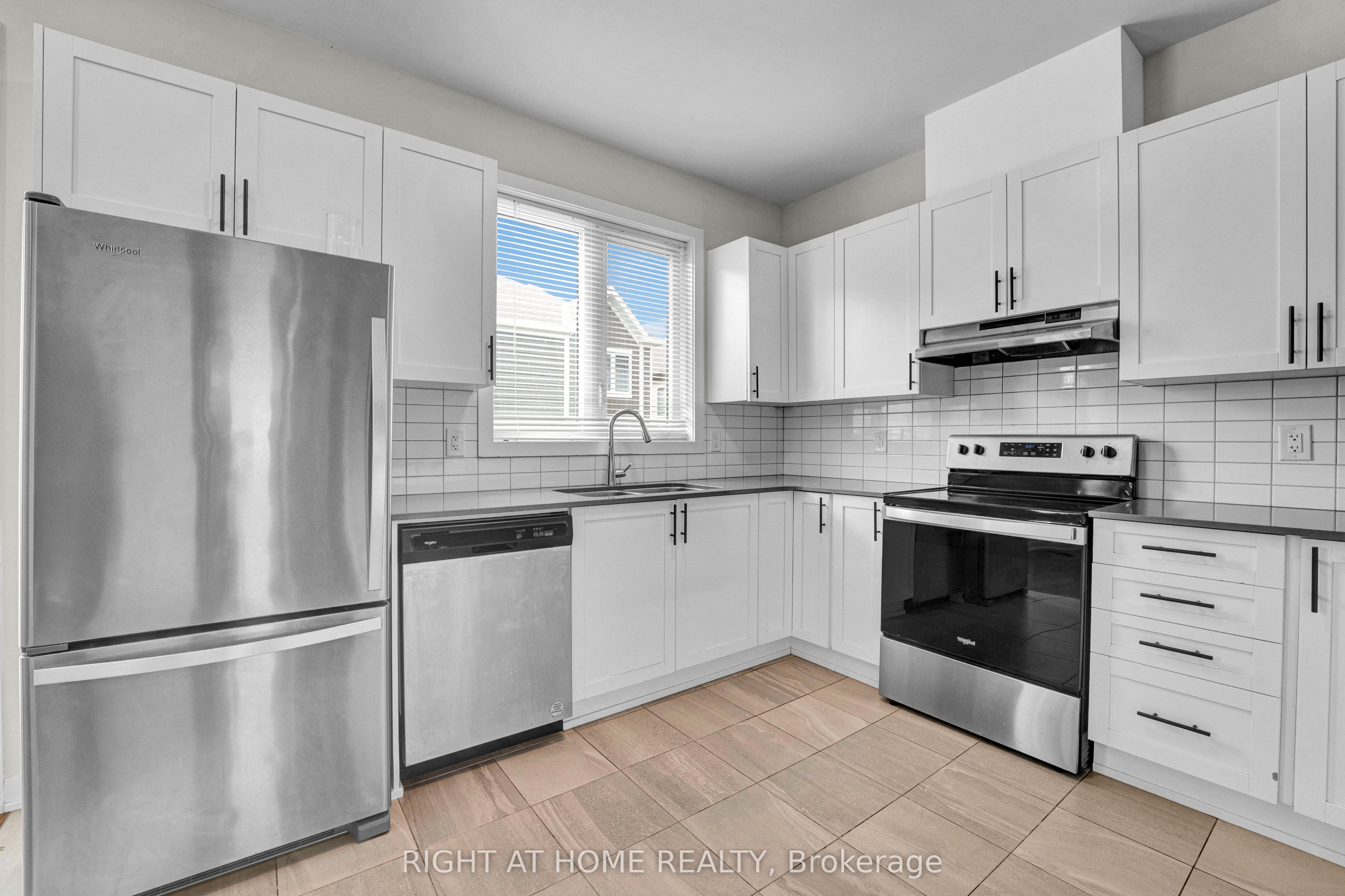 4146 Obsidian Street Property Photo 11