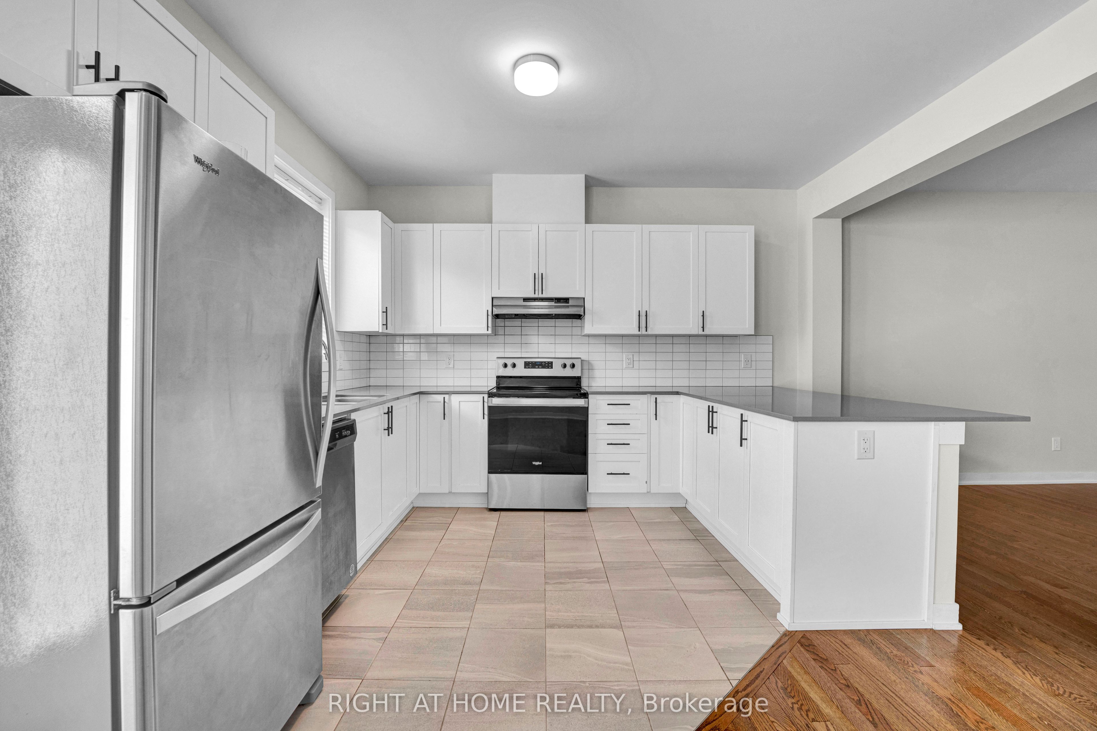 4146 Obsidian Street Property Photo 12