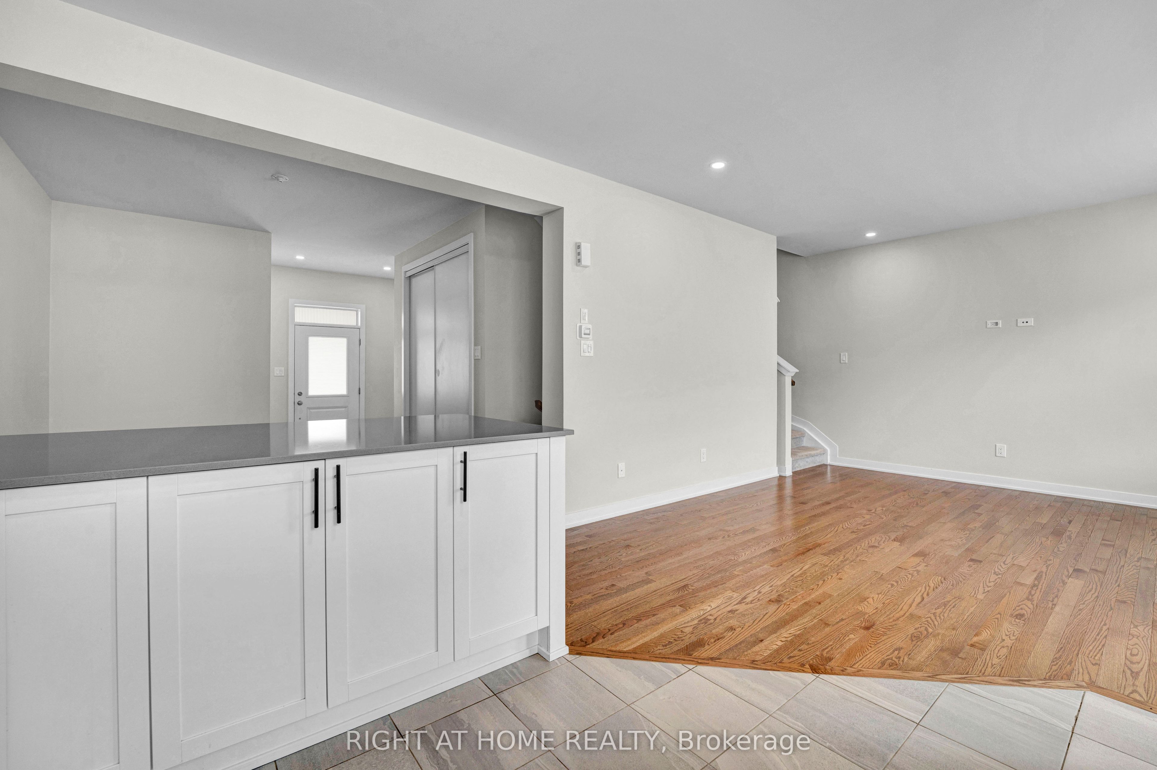 4146 Obsidian Street Property Photo 13